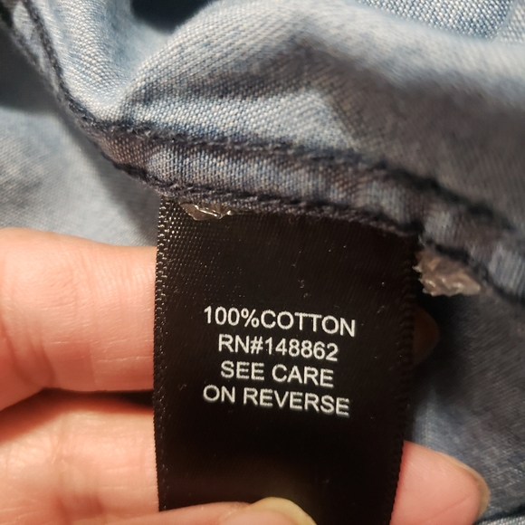 TORRID MEDIUM WASH DENIM BUTTON-DOWN SHIRT..SIZE:0 - Picture 12 of 12